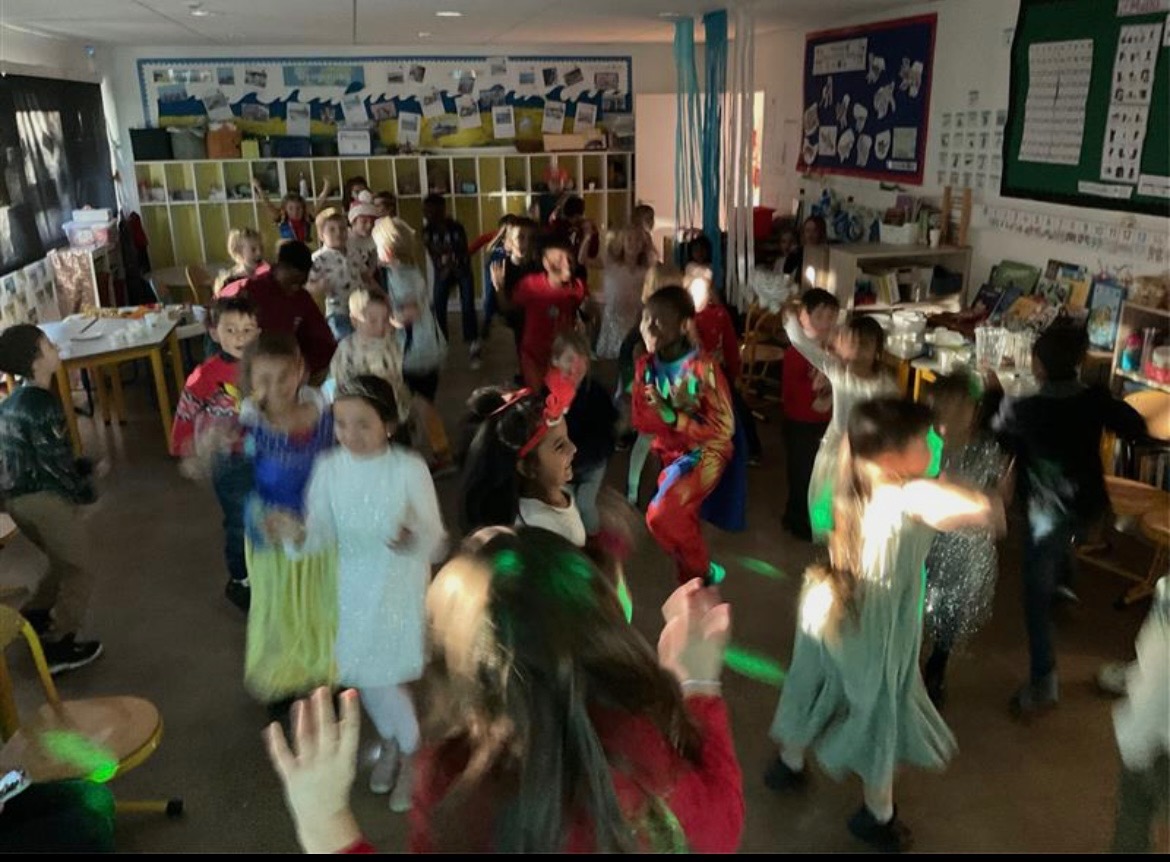 Quand la jeunesse s’engage pour que Noël soit une fête pour tous